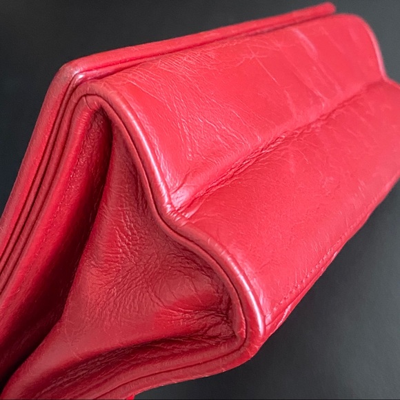 CHANEL Vintage CC Logo Red & Gold Chain Bag - Picture 3 of 10